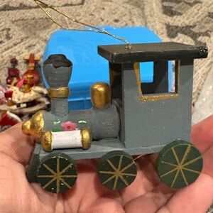 Vintage Wooden Train Engine Christmas Tree Ornament Locomotive Russ Berrie